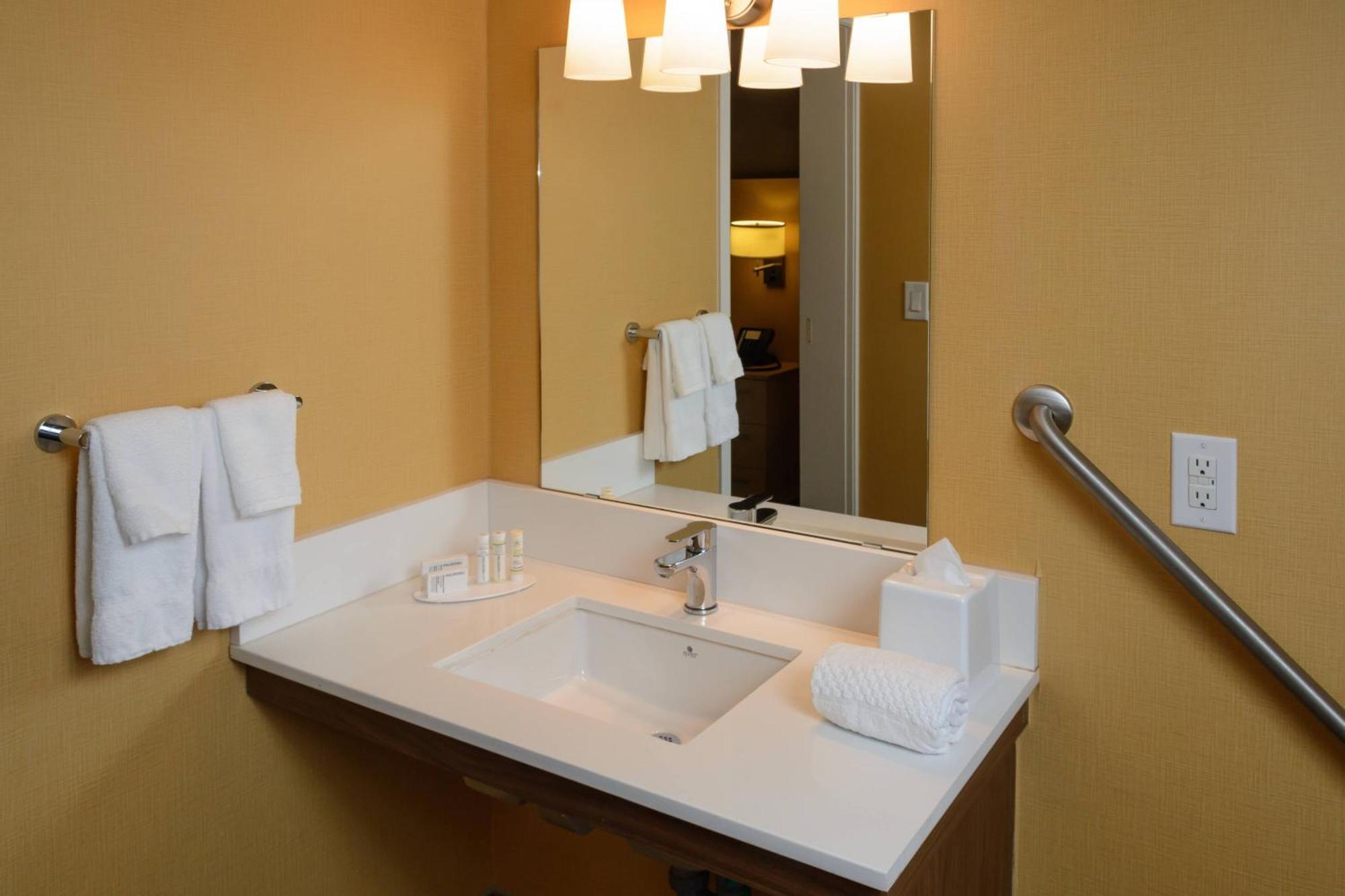 Towneplace Suites By Marriott Toronto Northeast/Markham Extérieur photo