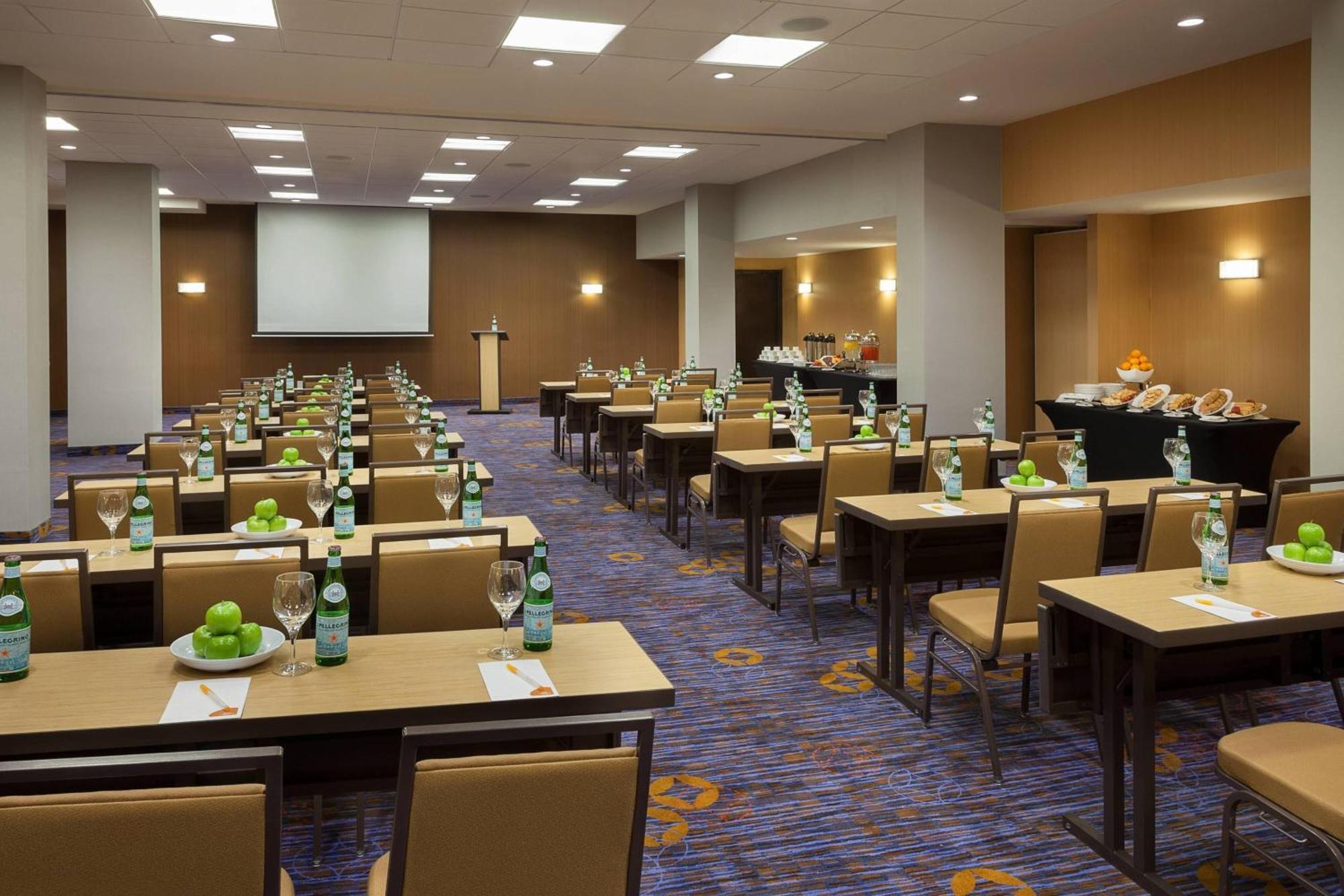Towneplace Suites By Marriott Toronto Northeast/Markham Extérieur photo